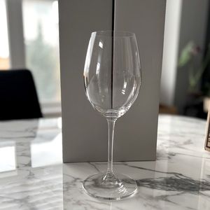 NEW RIEDEL CRYSTAL WINE GLASS.